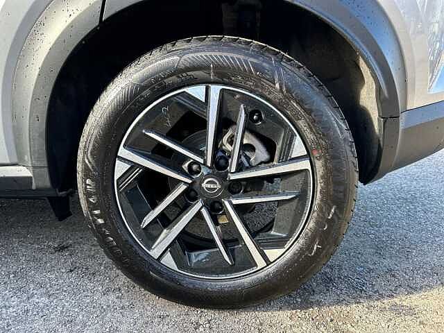 Nissan Juke 1.6 N-Connecta SUV 5dr Petrol Hybrid Auto Euro 6 (143 ps)