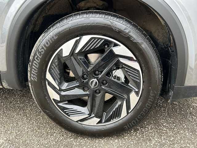 Nissan Qashqai 1.3 DIG-T MHEV N-Connecta SUV 5dr Petrol Hybrid Manual Euro 6 (s/s) (140 ps)