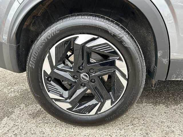 Nissan Qashqai 1.3 DIG-T MHEV N-Connecta SUV 5dr Petrol Hybrid Manual Euro 6 (s/s) (140 ps)