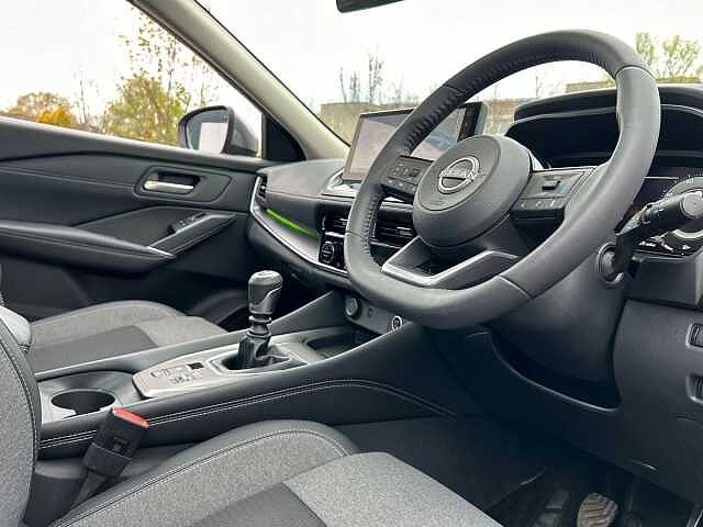 Nissan Qashqai 1.3 DIG-T MHEV N-Connecta SUV 5dr Petrol Hybrid Manual Euro 6 (s/s) (140 ps)