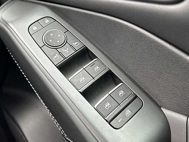 Nissan Qashqai 1.3 DIG-T MHEV N-Connecta SUV 5dr Petrol Hybrid Manual Euro 6 (s/s) (140 ps)