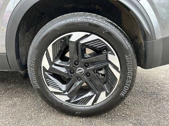 Nissan Qashqai 1.3 DIG-T MHEV N-Connecta SUV 5dr Petrol Hybrid Manual Euro 6 (s/s) (140 ps)