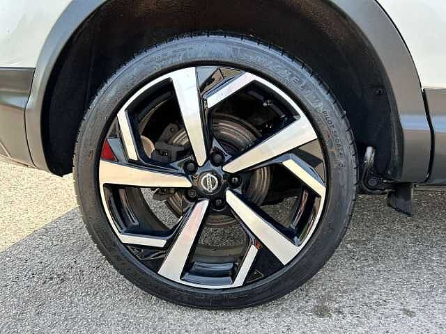 Nissan Qashqai 1.3 DIG-T Tekna SUV 5dr Petrol Manual Euro 6 (s/s) (140 ps)