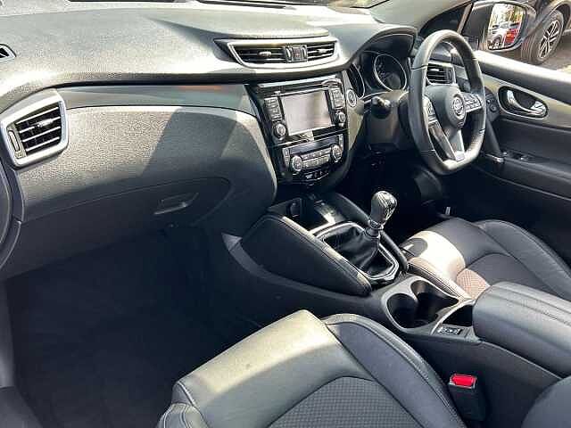 Nissan Qashqai 1.3 DIG-T Tekna SUV 5dr Petrol Manual Euro 6 (s/s) (140 ps)