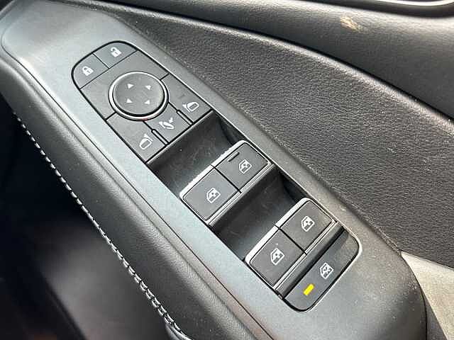 Nissan Qashqai 1.3 DIG-T MHEV N-Connecta SUV 5dr Petrol Hybrid Manual Euro 6 (s/s) (140 ps)