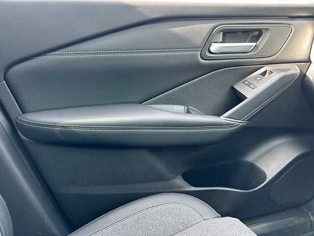 Nissan Qashqai 1.3 DIG-T MHEV N-Connecta SUV 5dr Petrol Hybrid Manual Euro 6 (s/s) (140 ps)