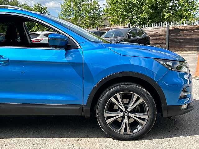 Nissan Qashqai 1.3 DIG-T N-Connecta SUV 5dr Petrol Manual Euro 6 (s/s) (140 ps)