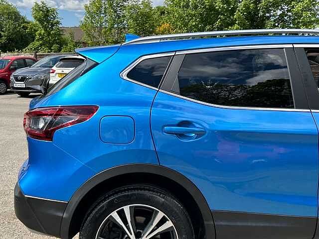 Nissan Qashqai 1.3 DIG-T N-Connecta SUV 5dr Petrol Manual Euro 6 (s/s) (140 ps)