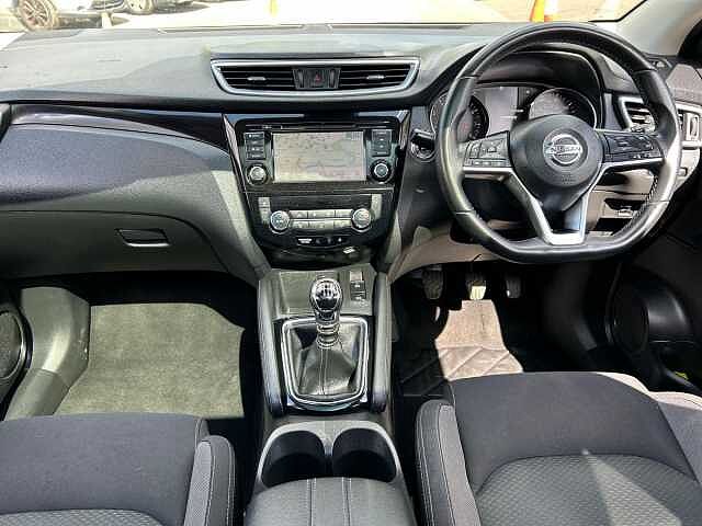 Nissan Qashqai 1.3 DIG-T N-Connecta SUV 5dr Petrol Manual Euro 6 (s/s) (140 ps)
