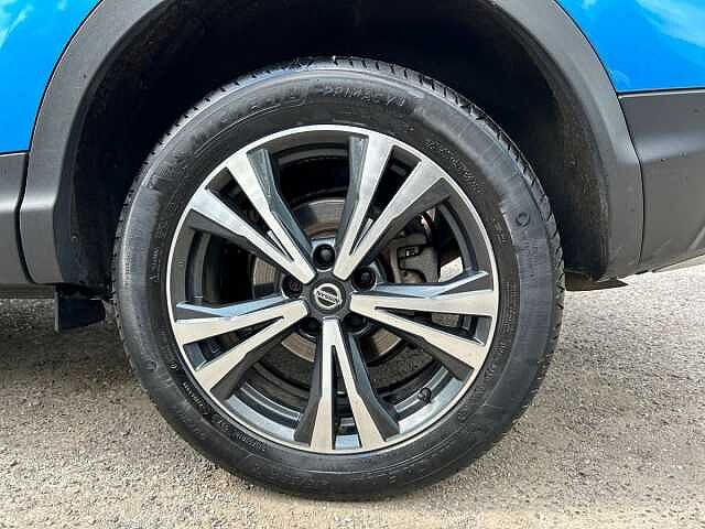 Nissan Qashqai 1.3 DIG-T N-Connecta SUV 5dr Petrol Manual Euro 6 (s/s) (140 ps)