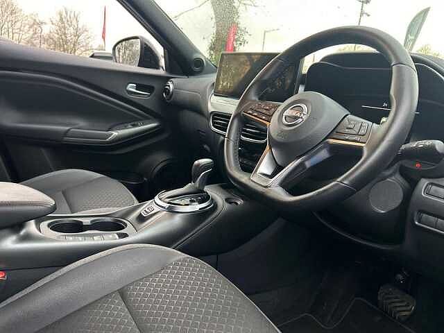 Nissan Juke 1.6 N-Connecta SUV 5dr Petrol Hybrid Auto Euro 6 (143 ps)