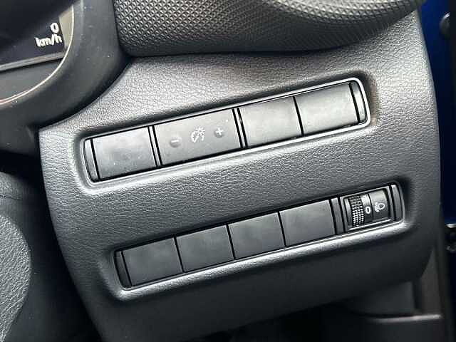 Nissan Juke 1.6 N-Connecta SUV 5dr Petrol Hybrid Auto Euro 6 (143 ps)