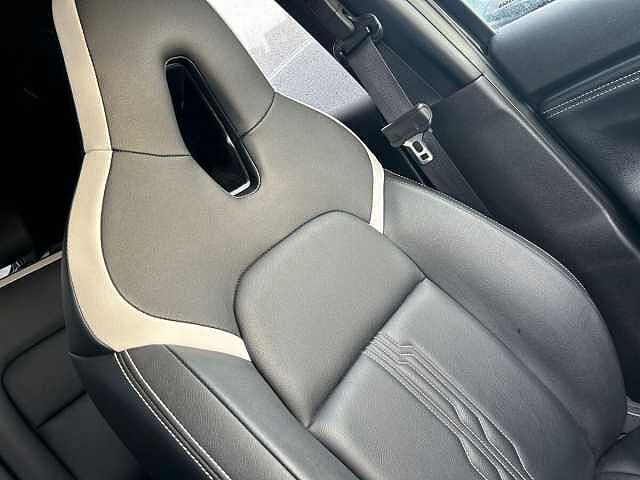 Nissan Juke 1.6 Premiere Edition SUV 5dr Petrol Hybrid Auto Euro 6 (143 ps)