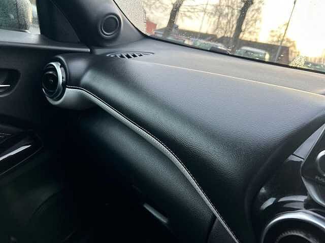 Nissan Juke 1.6 Premiere Edition SUV 5dr Petrol Hybrid Auto Euro 6 (143 ps)