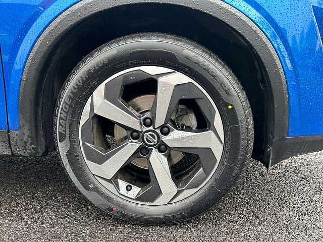 Nissan Qashqai 1.3 DIG-T MHEV Premiere Edition SUV 5dr Petrol Hybrid Manual Euro 6 (s/s) (140 p