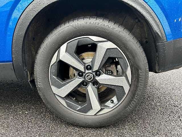 Nissan Qashqai 1.3 DIG-T MHEV Premiere Edition SUV 5dr Petrol Hybrid Manual Euro 6 (s/s) (140 p