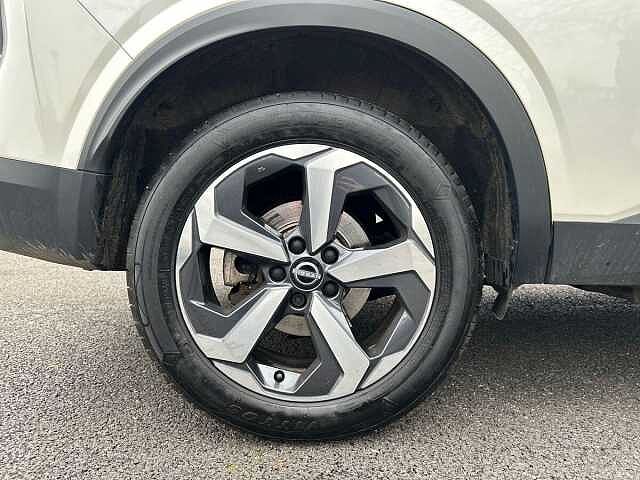 Nissan Qashqai 1.3 DIG-T MHEV N-Connecta SUV 5dr Petrol Hybrid XTRON Euro 6 (s/s) (158 ps)