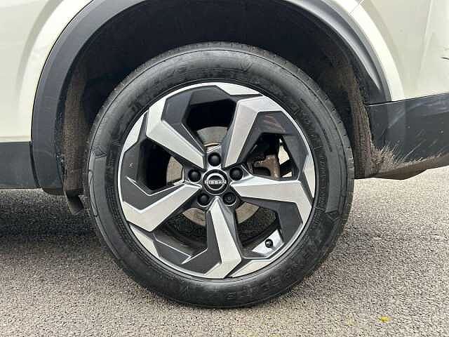 Nissan Qashqai 1.3 DIG-T MHEV N-Connecta SUV 5dr Petrol Hybrid XTRON Euro 6 (s/s) (158 ps)