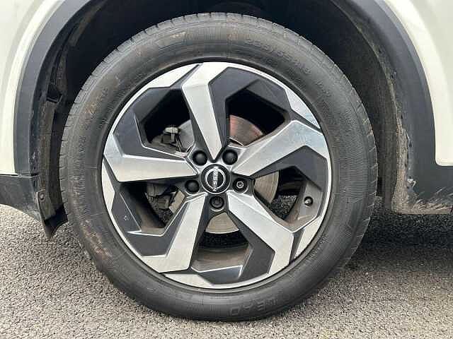 Nissan Qashqai 1.3 DIG-T MHEV N-Connecta SUV 5dr Petrol Hybrid XTRON Euro 6 (s/s) (158 ps)