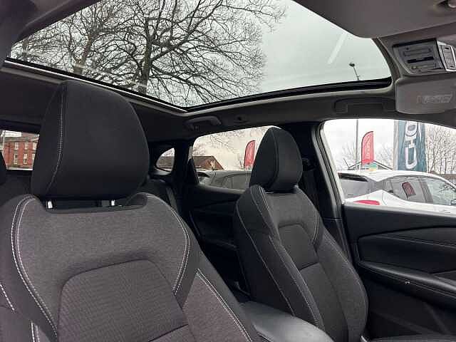 Nissan Qashqai 1.3 DIG-T MHEV N-Connecta SUV 5dr Petrol Hybrid XTRON Euro 6 (s/s) (158 ps)