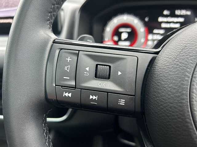 Nissan Qashqai 1.3 DIG-T MHEV N-Connecta SUV 5dr Petrol Hybrid XTRON Euro 6 (s/s) (158 ps)