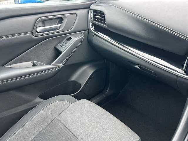 Nissan Qashqai 1.3 DIG-T MHEV N-Connecta SUV 5dr Petrol Hybrid XTRON Euro 6 (s/s) (158 ps)