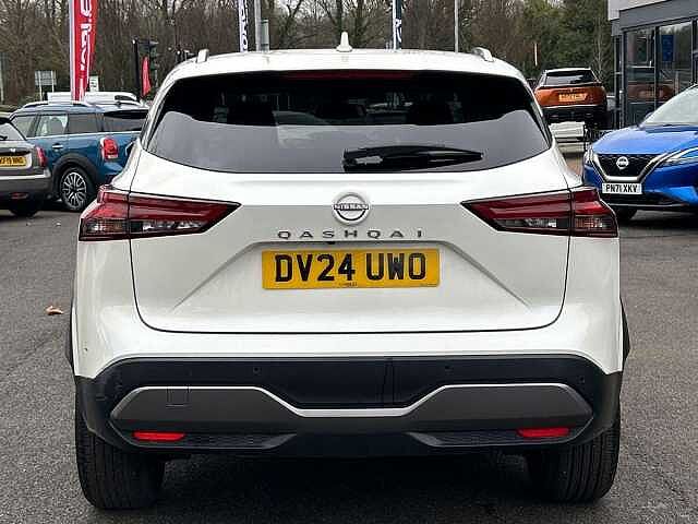 Nissan Qashqai 1.3 DIG-T MHEV N-Connecta SUV 5dr Petrol Hybrid XTRON Euro 6 (s/s) (158 ps)