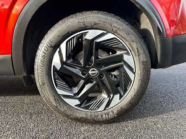Nissan Qashqai 1.3 DIG-T MHEV N-Connecta SUV 5dr Petrol Hybrid XTRON Euro 6 (s/s) (158 ps)