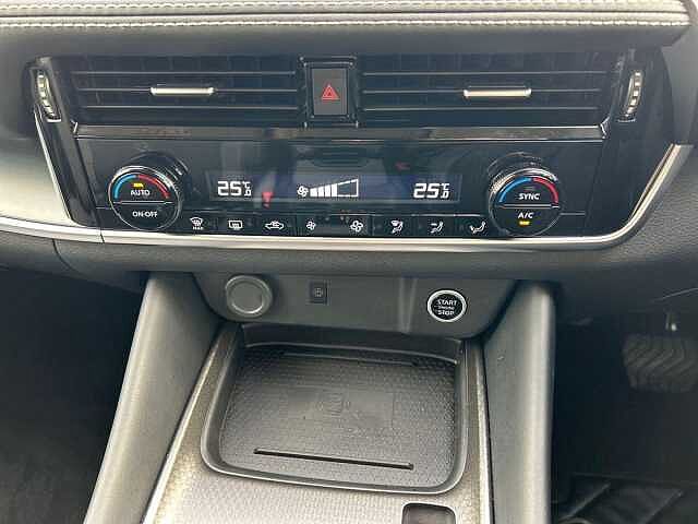 Nissan Qashqai 1.3 DIG-T MHEV N-Connecta SUV 5dr Petrol Hybrid XTRON Euro 6 (s/s) (158 ps)