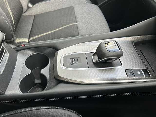 Nissan Qashqai 1.3 DIG-T MHEV N-Connecta SUV 5dr Petrol Hybrid XTRON Euro 6 (s/s) (158 ps)