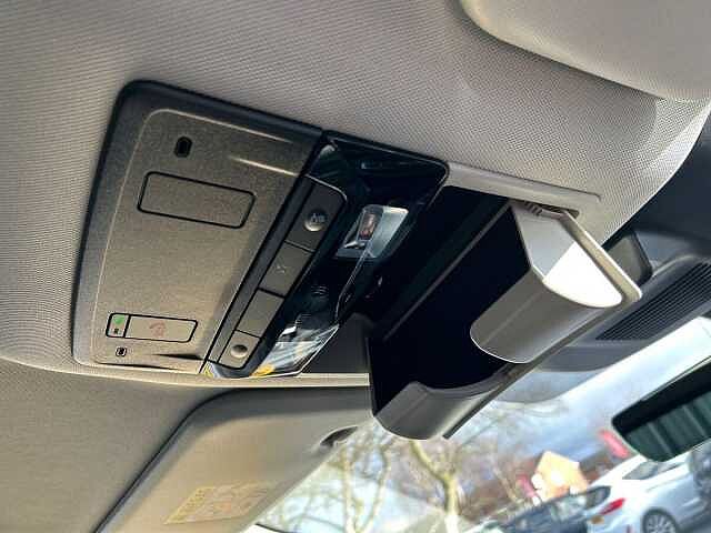 Nissan Qashqai 1.3 DIG-T MHEV N-Connecta SUV 5dr Petrol Hybrid XTRON Euro 6 (s/s) (158 ps)